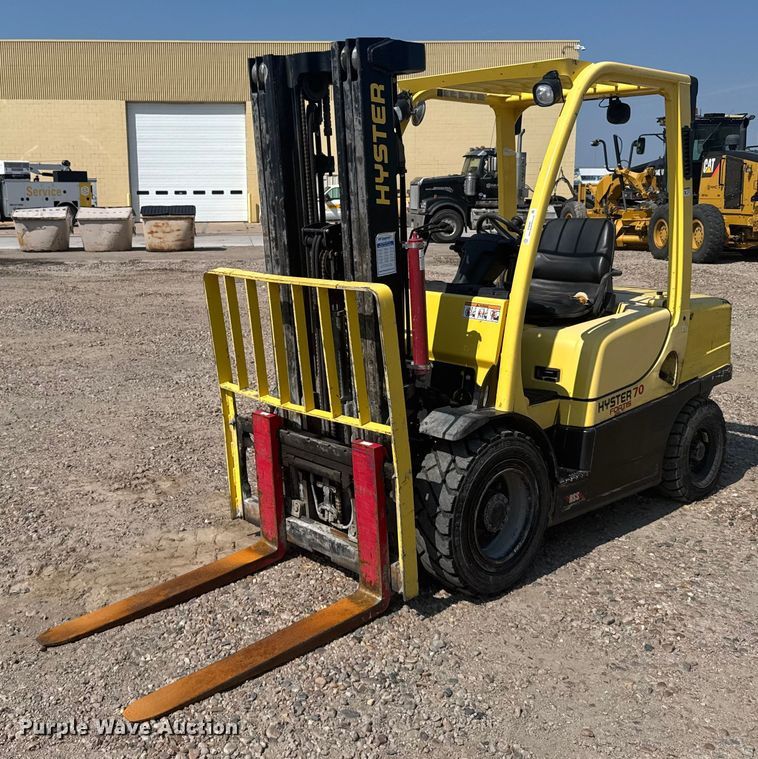 2014 Hyster 70 forklift - ER2381