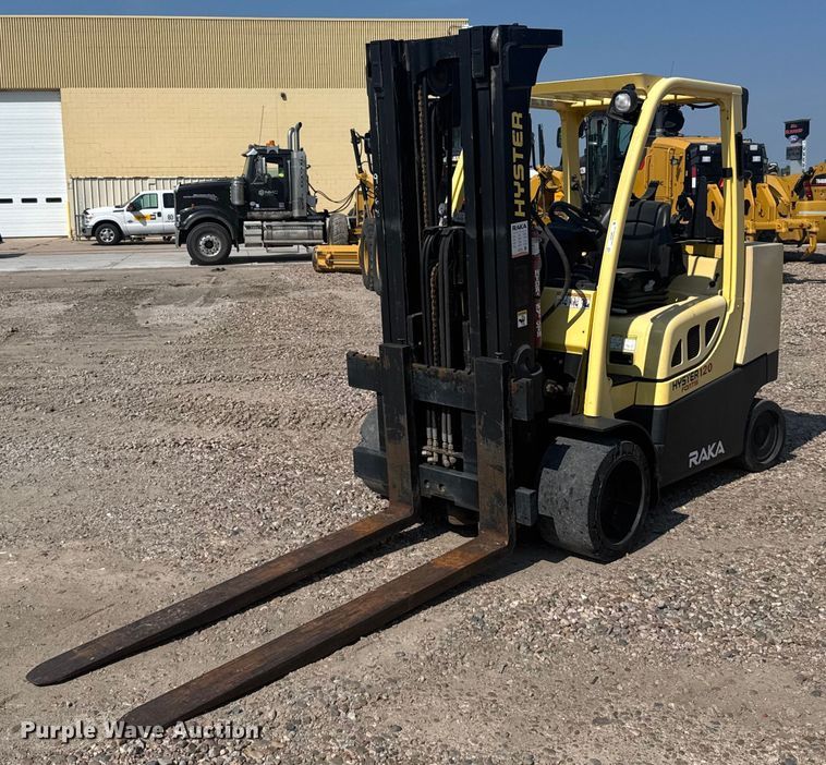 2010 Hyster 120 forklift - ER2383