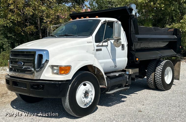 2011 Ford F750 Super Duty dump truck - ET3184