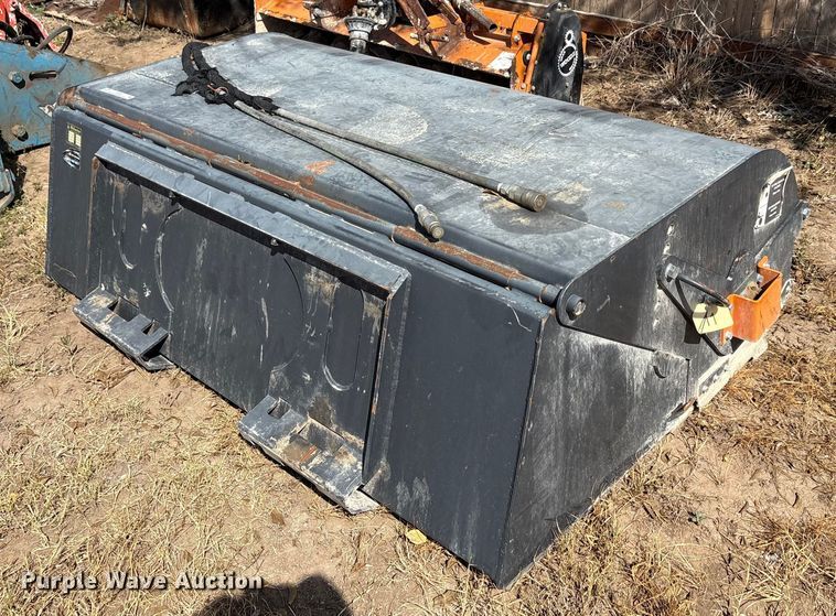 2023 Wolverine BB-11-72W skid steer sweeper - EU0091