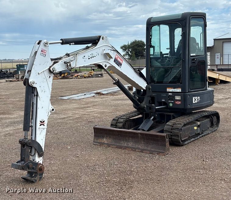 2015 Bobcat E32 mini excavator - EU4616