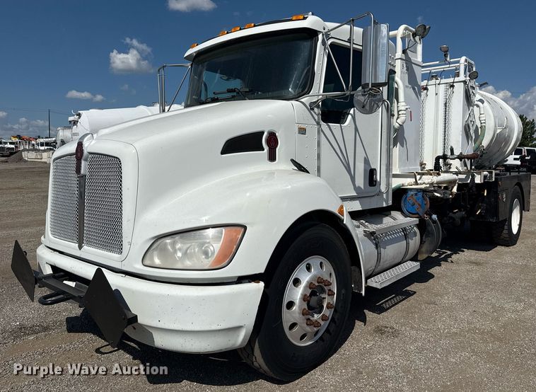 2017 Kenworth T370 vacuum truck - NU9552
