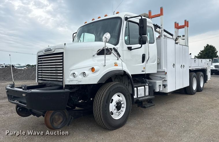 2012 Freightliner Business Class M2 crane truck - NU9614