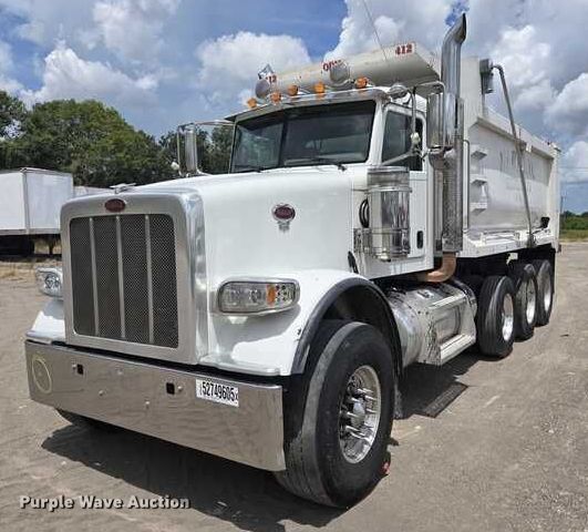 2016 Peterbilt 367 dump truck - YA0633