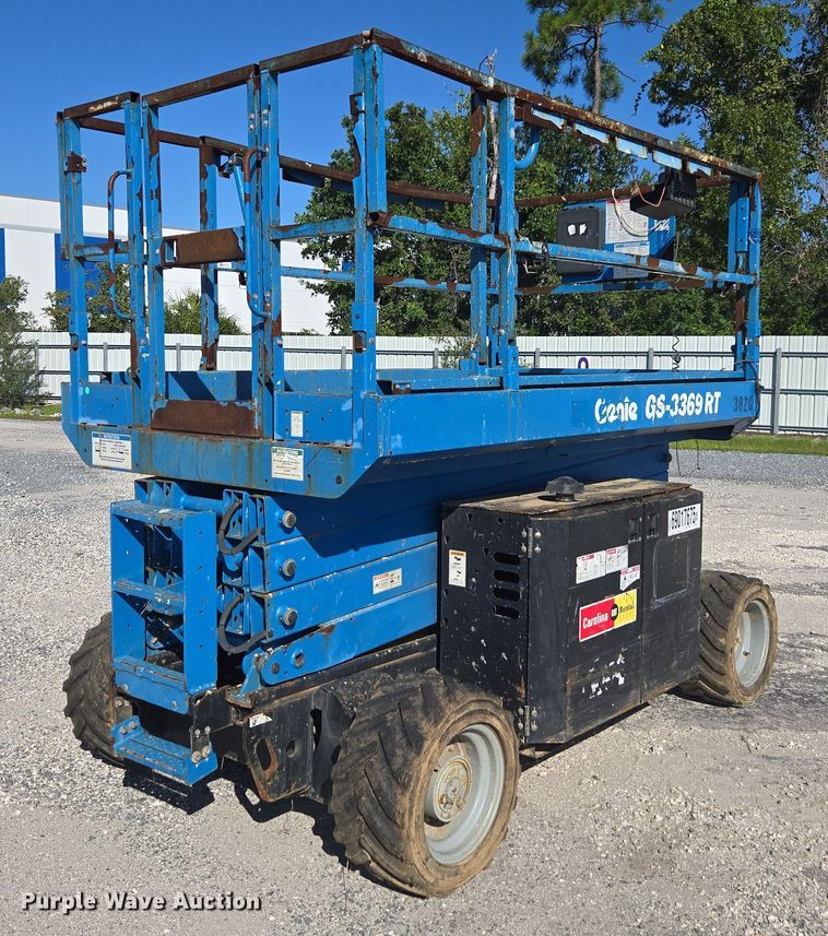 2014 Genie GS-3369 RT scissor lift - YA1068