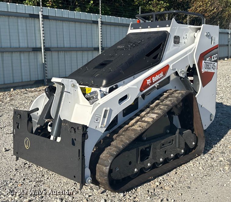 2025 Bobcat MT100 compact utility loader - YA1084