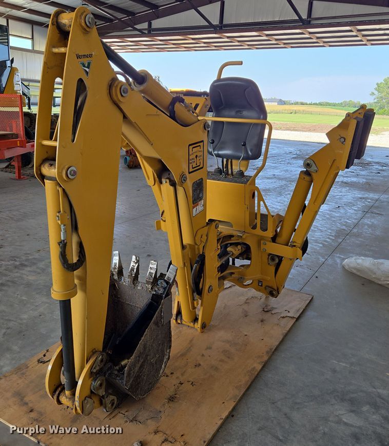 Vermeer B750 backhoe attachment - DU6891