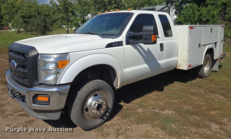 2012 Ford F350 Super Duty SuperCab utility bed pickup truck - DY1126