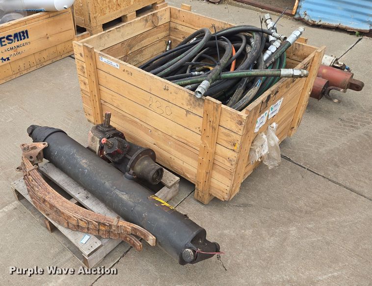 (4) hydraulic cylinders - DY1162