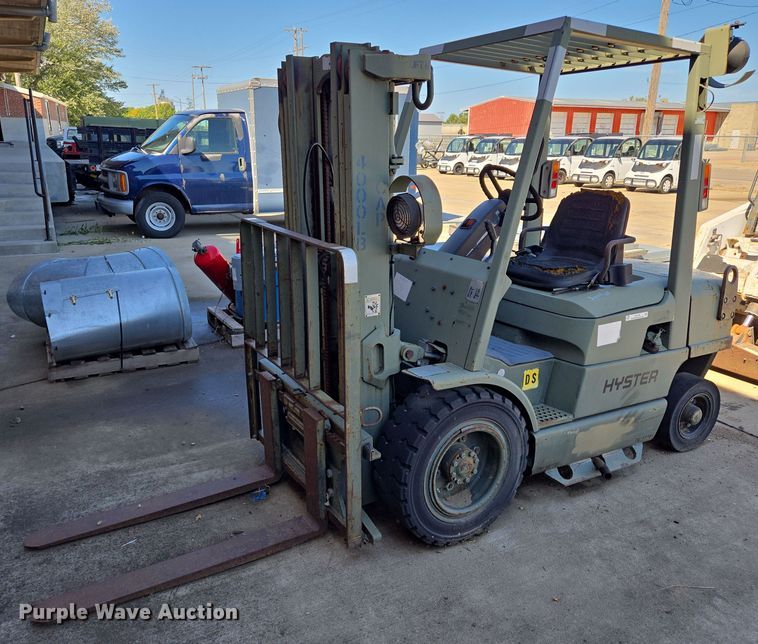 2017 Hyster H40XM forklift - DY1196
