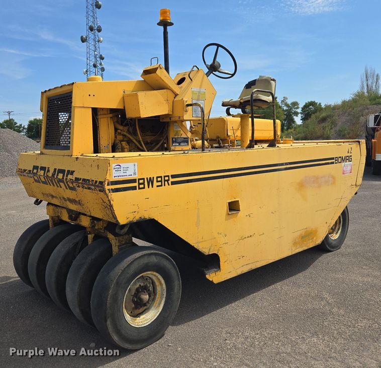 Bomag BW 9R pneumatic roller - EC1182