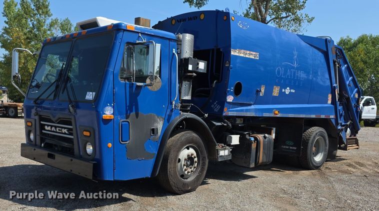 2013 Mack LEU612 refuse truck - EF3800