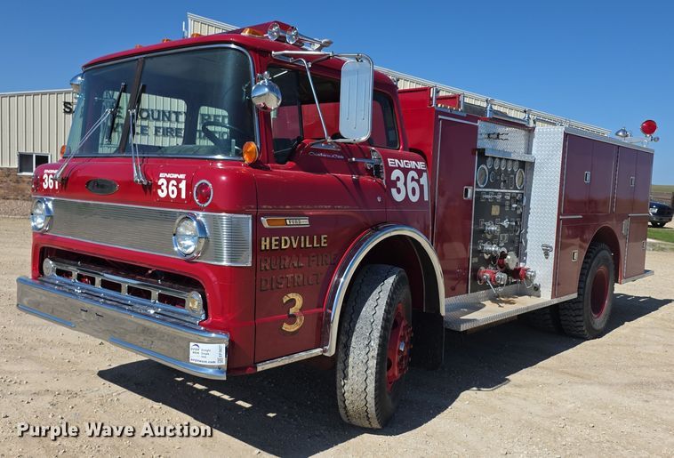 1976 Ford 8000 pumper fire truck - EF3837