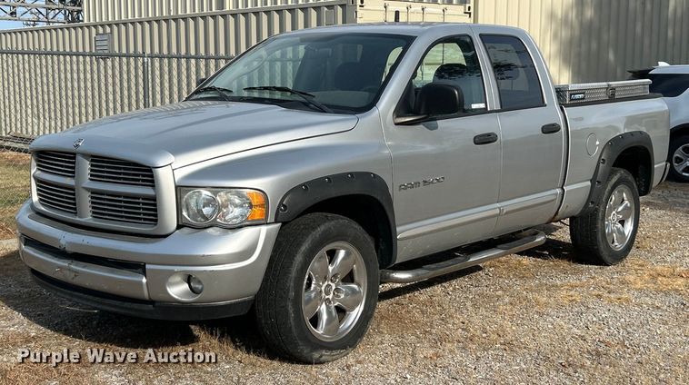 2004 Dodge Ram 1500 Quad Cab pickup truck - ET3484