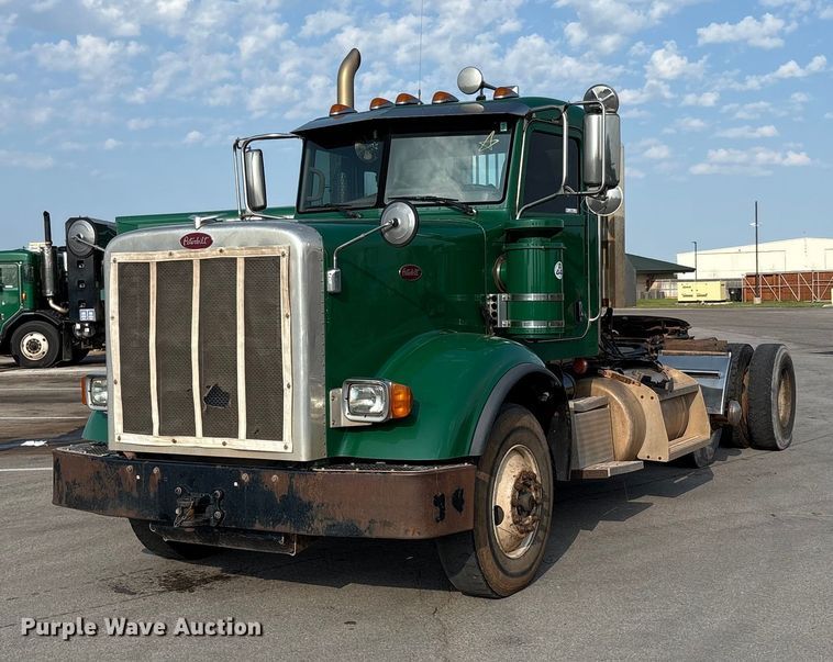 2018 Peterbilt 367 semi truck - EU4595