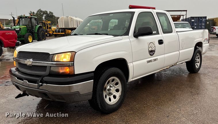 2005 Chevrolet Silverado 1500 Ext. Cab pickup truck - EV1758