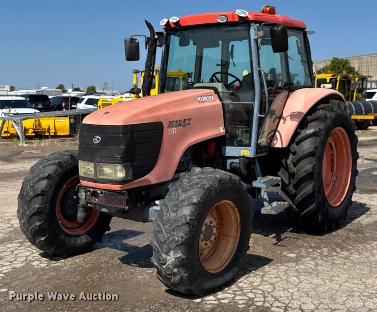 Kubota M125X MFWD tractor - EV1766
