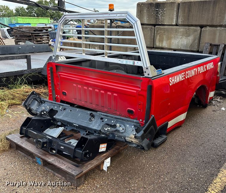 Ford F250 pickup truck bed - EV1792