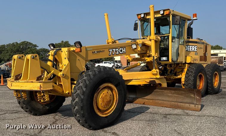 2001 John Deere 772CH motor grader - DU6825