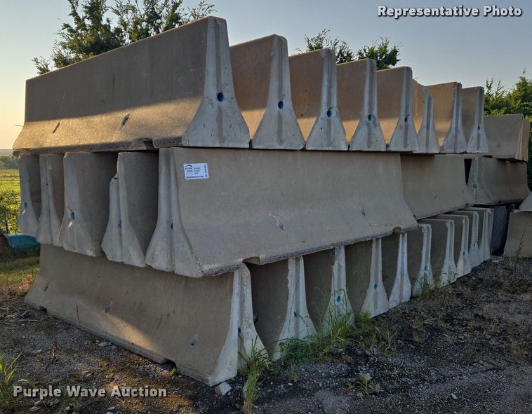 (8) concrete barriers - DU6881
