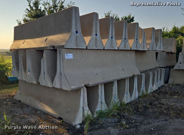 (8) concrete barriers - DU6884
