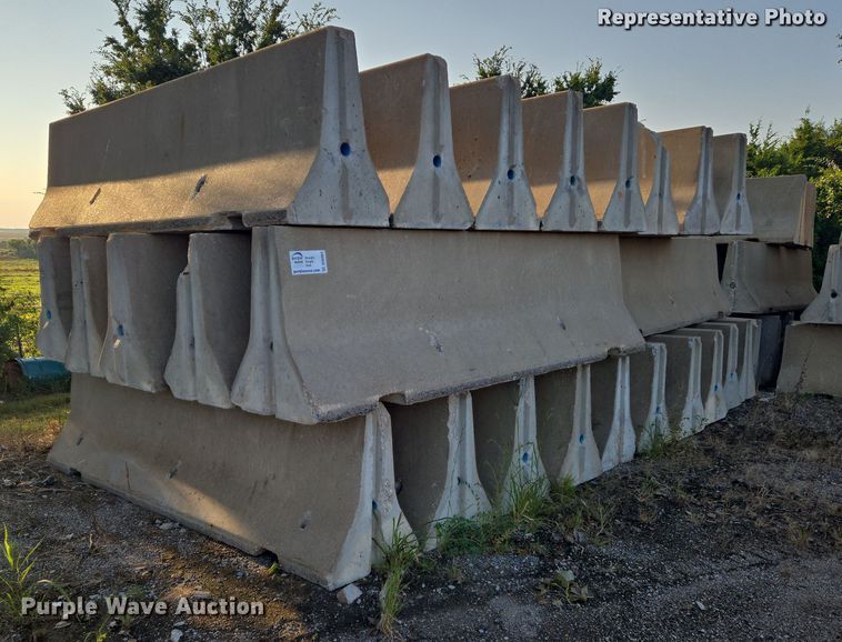 (8) concrete barriers - DU6887