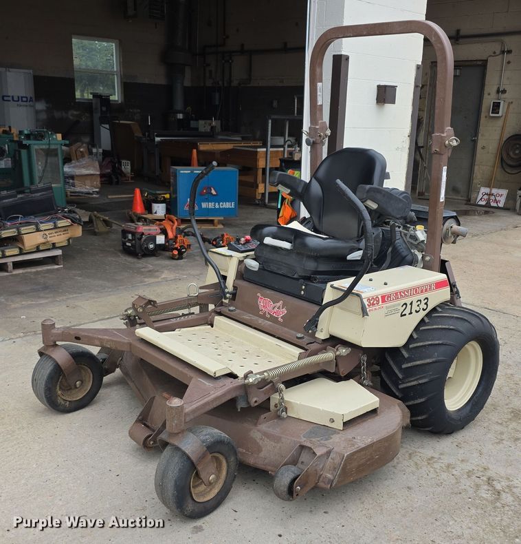 2014 Grasshopper  329 ZTR lawn mower - DZ6227