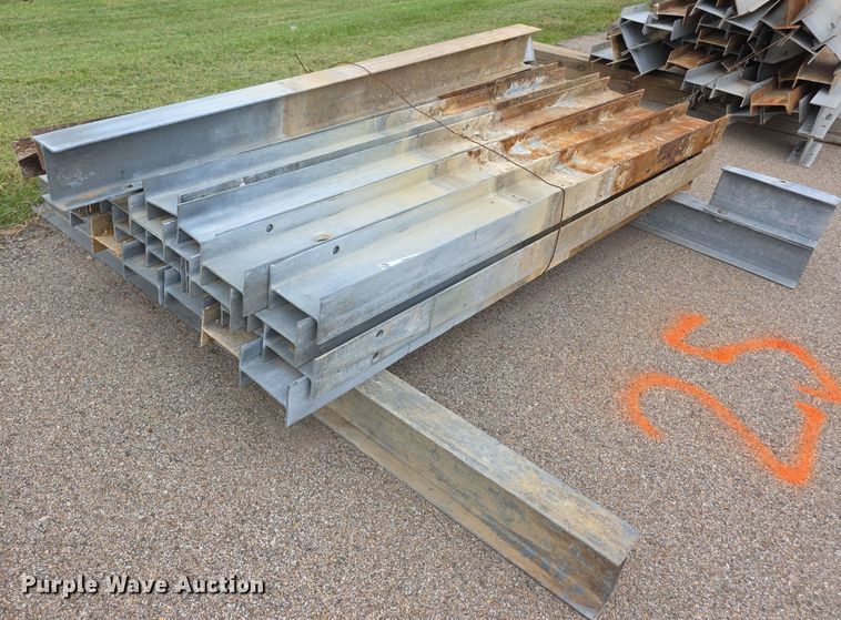 (25) guard rail posts - DZ6281