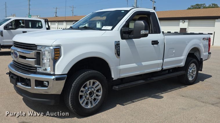 2019 Ford F250 Super Duty XLT pickup truck - EF3758