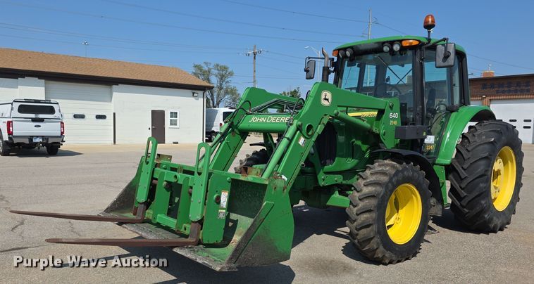 2004 John Deere  6320 MFWD tractor - EF3775