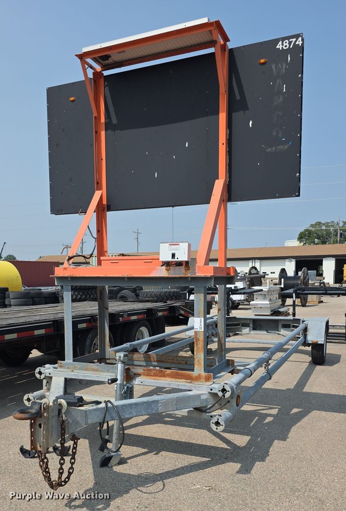 2012 Energy Absorption Systems crash attenuator trailer - EF3824