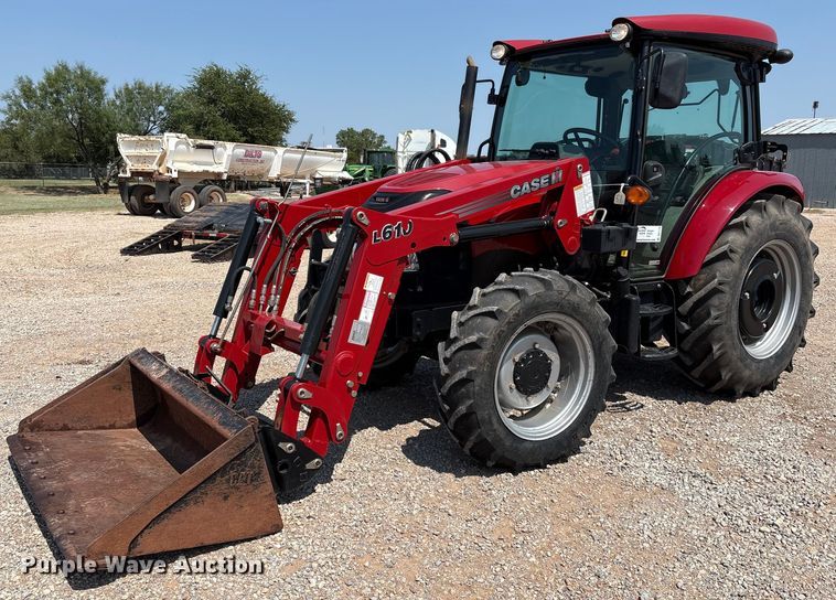 Case IH Farmall 55A MFWD tractor - DO1176