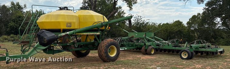 2001 John Deere 1860 air seeder - DO1186