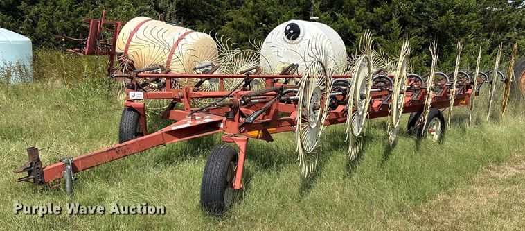 Massey Ferguson hay rake - DO1219