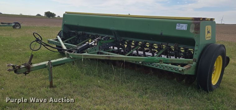 John Deere 8300 grain drill - DU6903