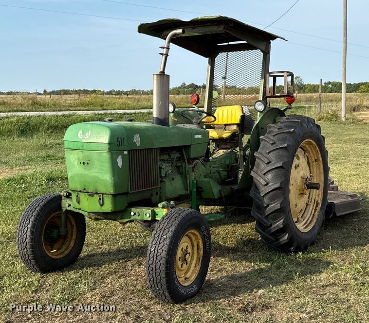 1977 John Deere 2240 tractor - DY8111