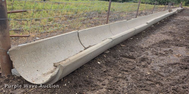 Approximately 32 concrete feed bunks - DZ6334