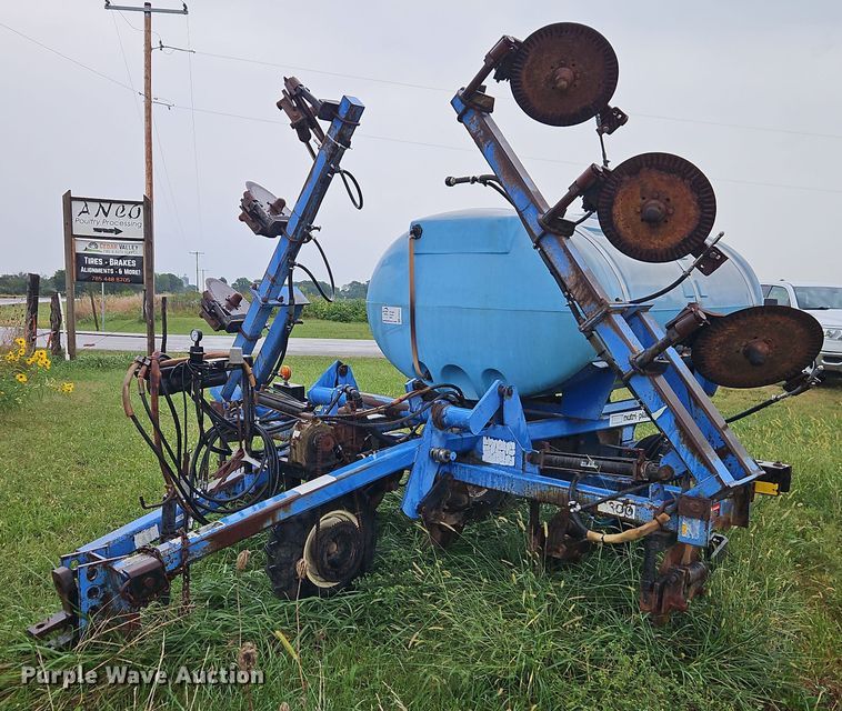 Case 2800 liquid fertilizer applicator - EB8321