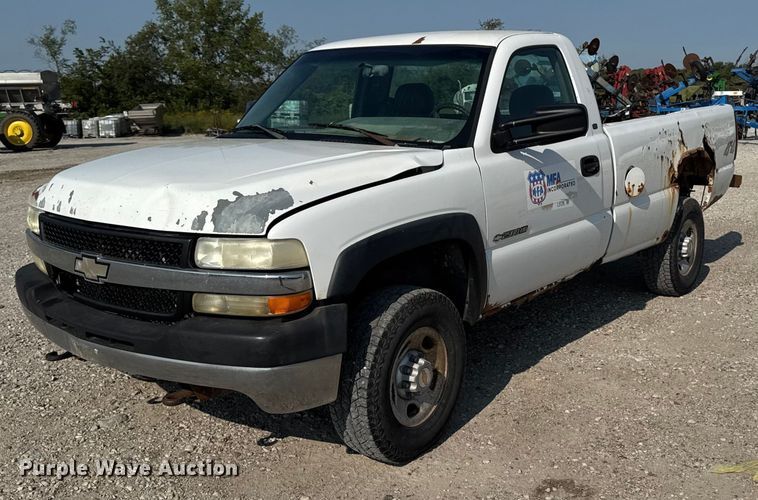 2002 Chevrolet Silverado 2500HD pickup truck - ED1503