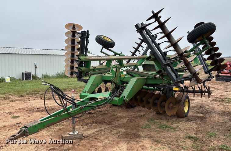 John Deere 630 tandem disk - EM8181