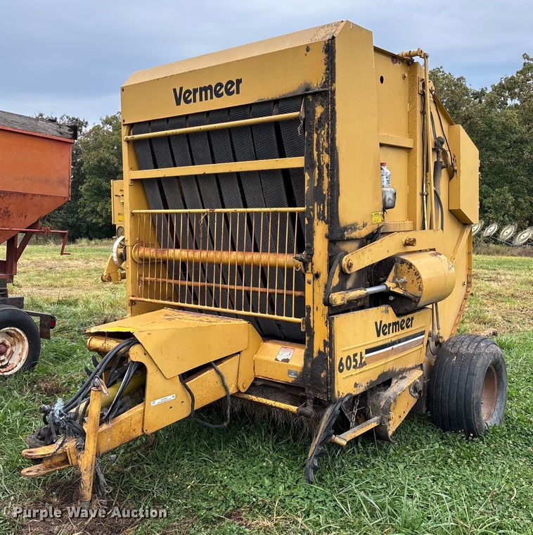 (2) round balers - EN7022