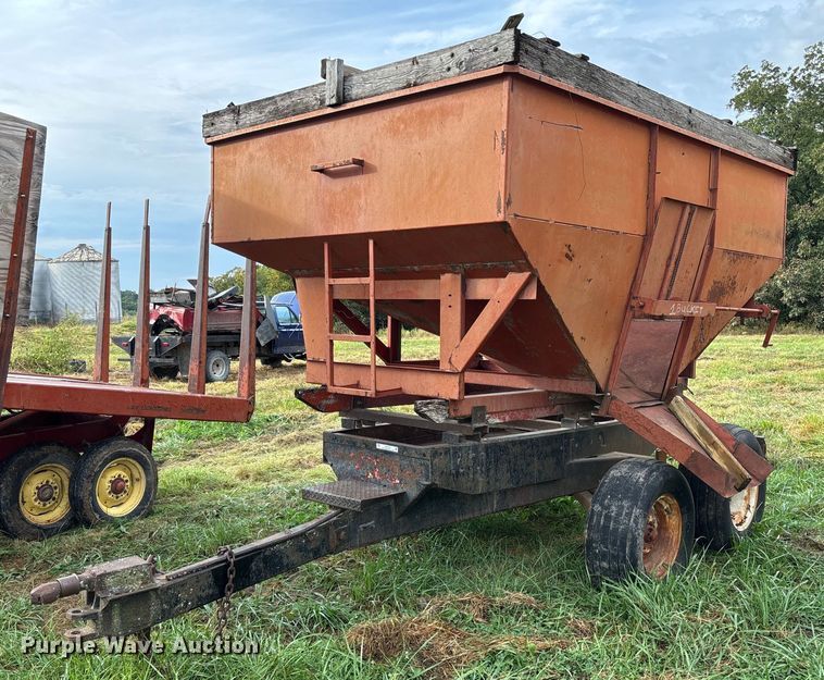 Shop built gravity wagon - EN7024