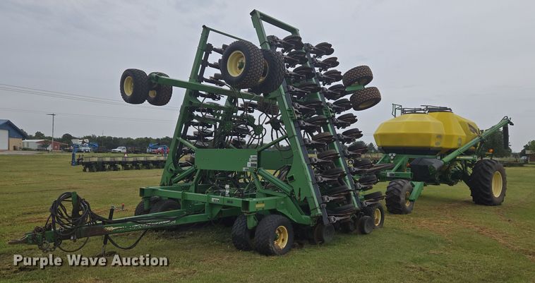 2005 John Deere 1890 air seeder - EU3669