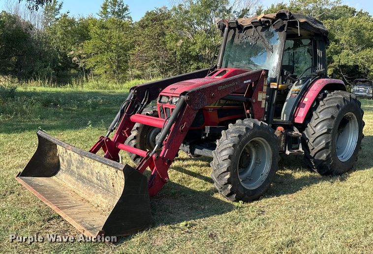 2011 Mahindra 8560 MFWD tractor - GH9339