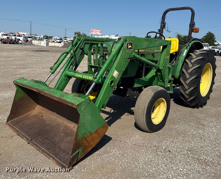 1992 John Deere 5200 tractor - NU9637