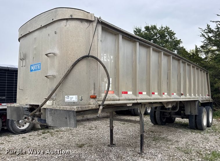 1986 Materials end dump trailer - DO2271