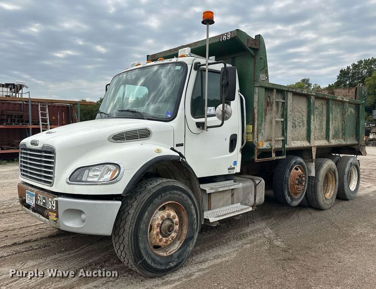 2003 Freightliner Business Class M2 dump truck - DT6363