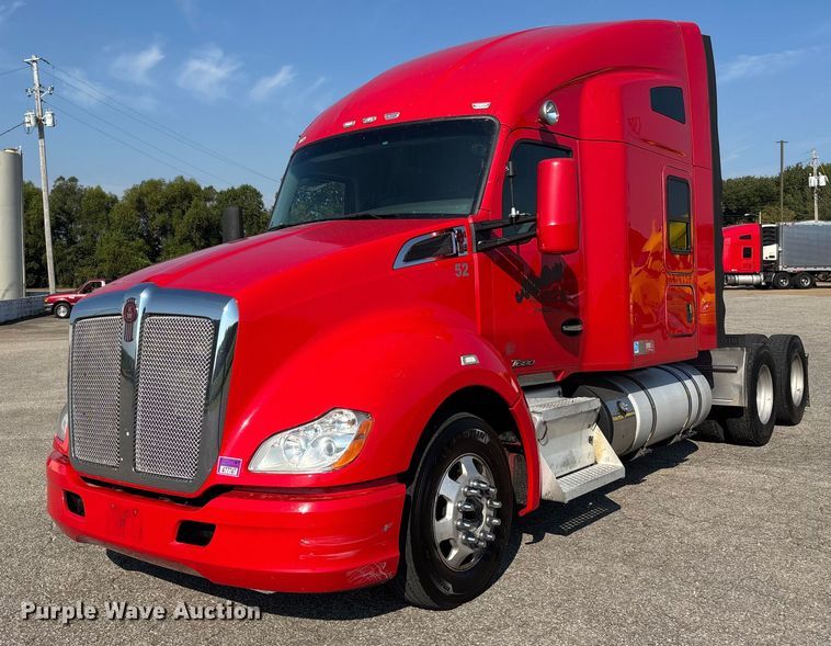 2015 Kenworth T680 semi truck - DU1316