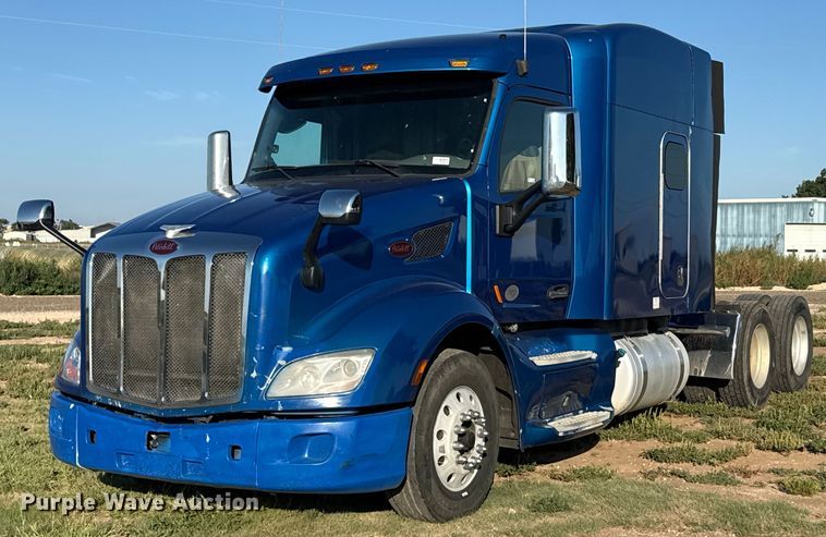 2016 Peterbilt 579 semi truck - EP0584