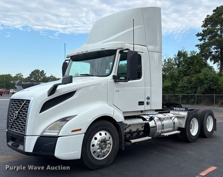 2020 Volvo VN semi truck - ET7067